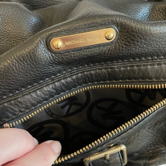 Michael Kors genuine leather handbag - Picture 3 of 3